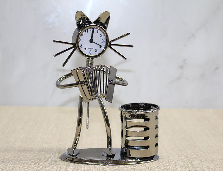 Metal Akordiyon Çalan Müzisyen Kedi Saat Ve Kalemlik